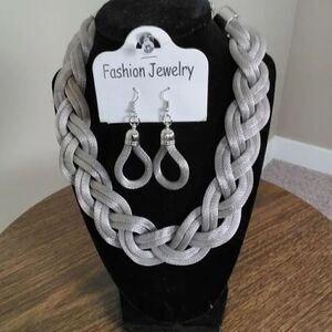Jewelry-silver-necklace/earring set 